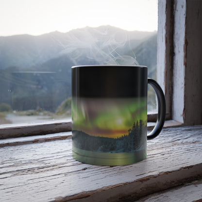 Mug of northern lights, color-changing mug, aurora borealis mug, magical mug, heat-reactive design, perfect northern lights gift.